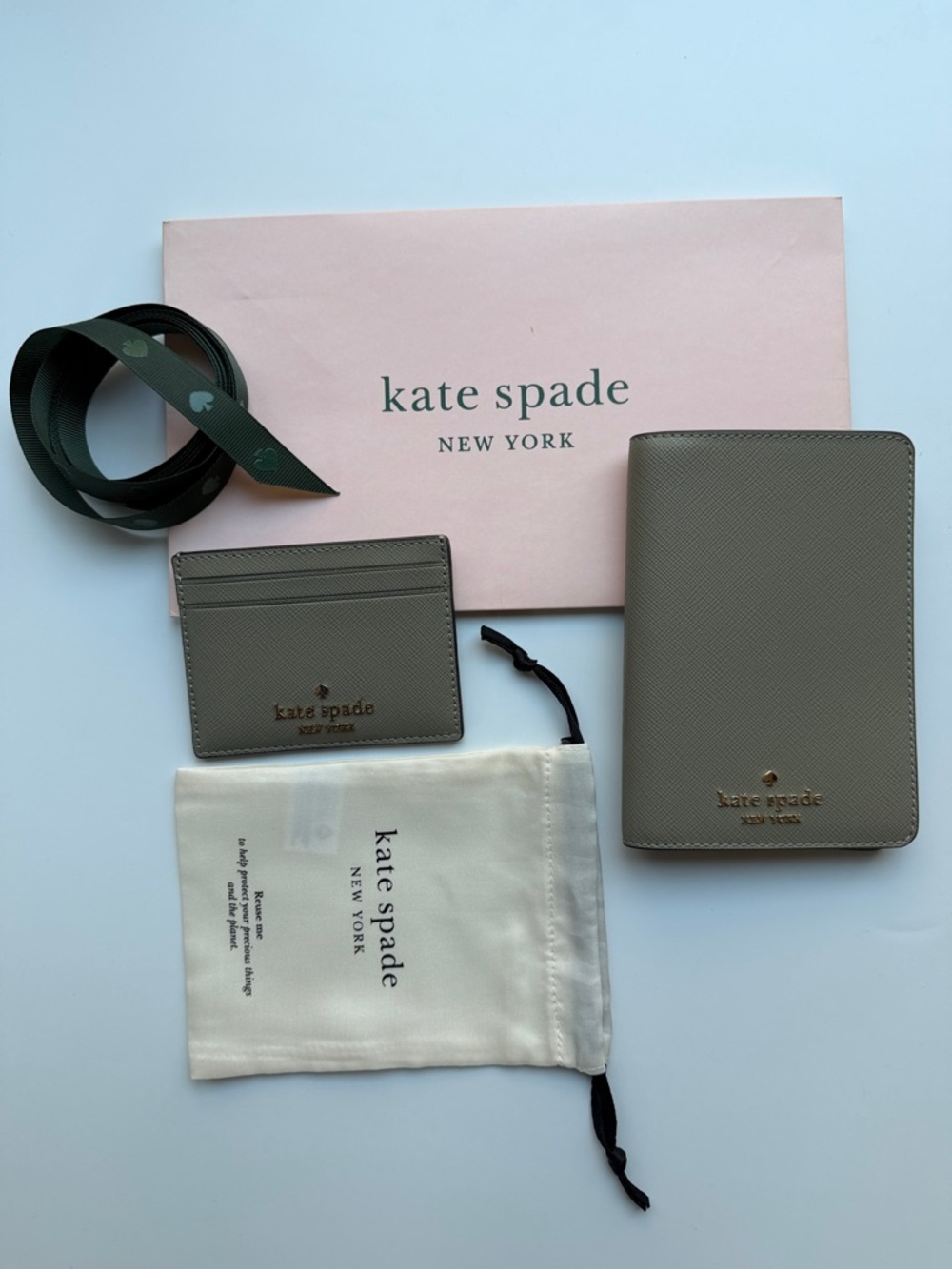 kate spade card holder & passport wallet with gold logo in oyster shell color - Picture 14 of 14